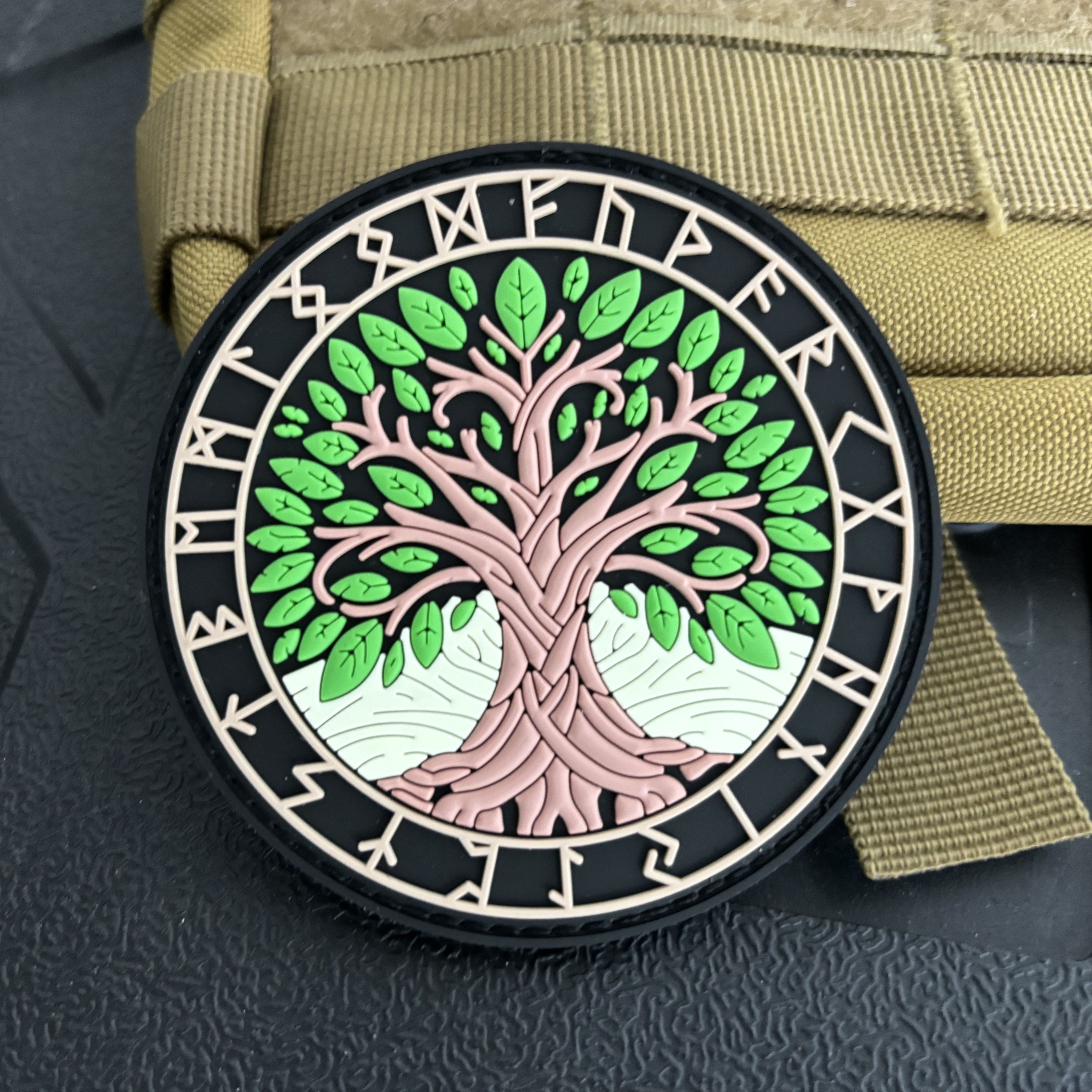 Yggdrasil Viking Totem PVC Pat - Urban Backpack Tactical avaliação e preço