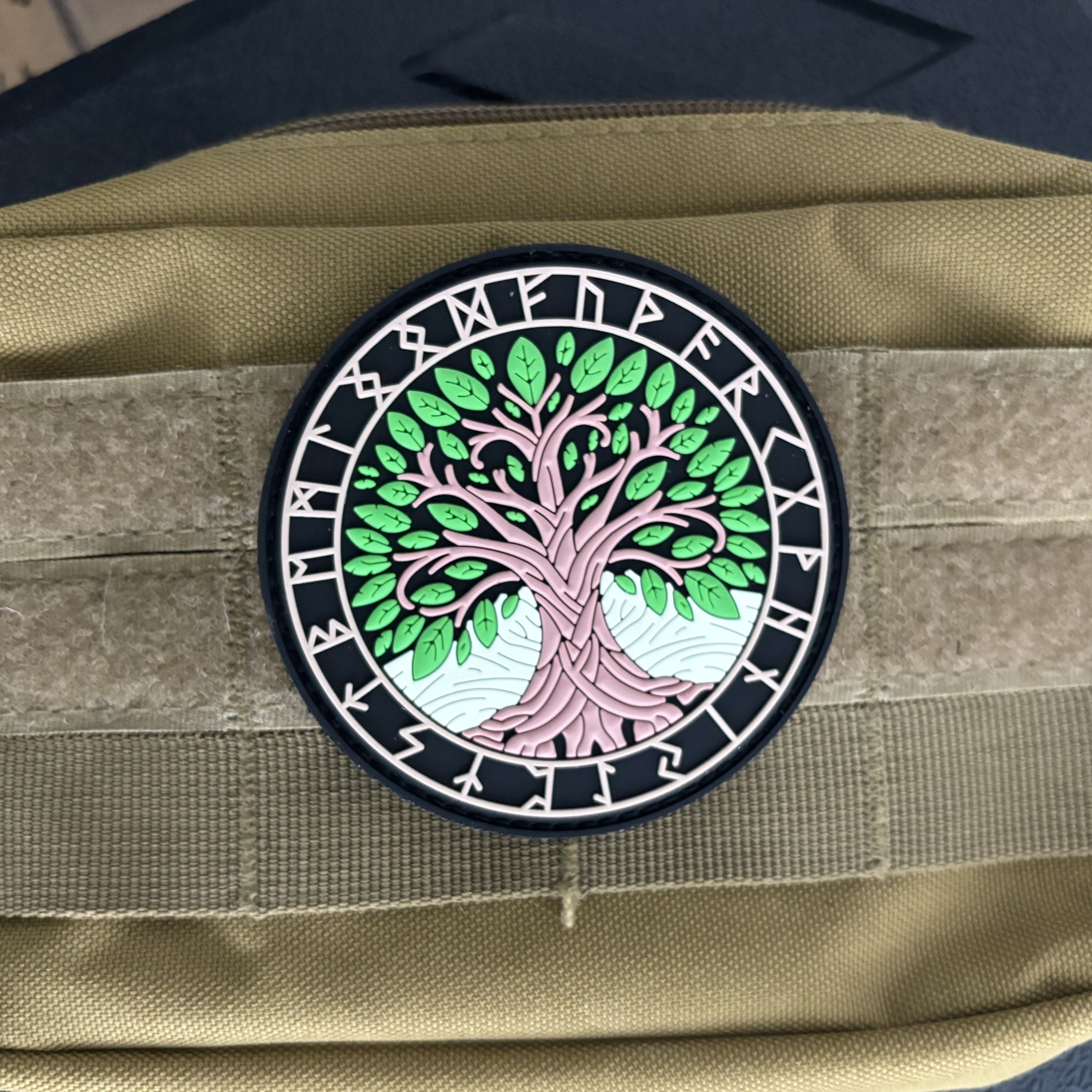 Yggdrasil Viking Totem PVC Pat - Urban Backpack Tactical avaliação e preço